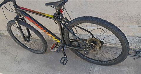 SCHWINN BIKE