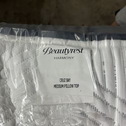 king Harmony Cruz bay medium pillow top