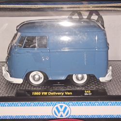 M2 Machines 40300-S43 1960 Volkswagen Delivery Short Van Custom Blue $60
