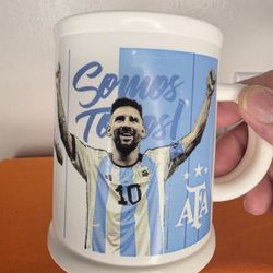 TAZA CRESKO PLASTICA AFA (MESSI),made in Argentina.