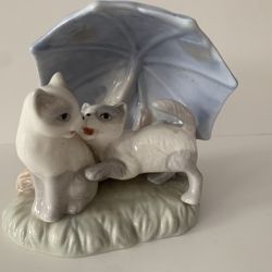 Vintage Fine Porcelain Cats-kittens Under Umbrella Figurine - Collectible