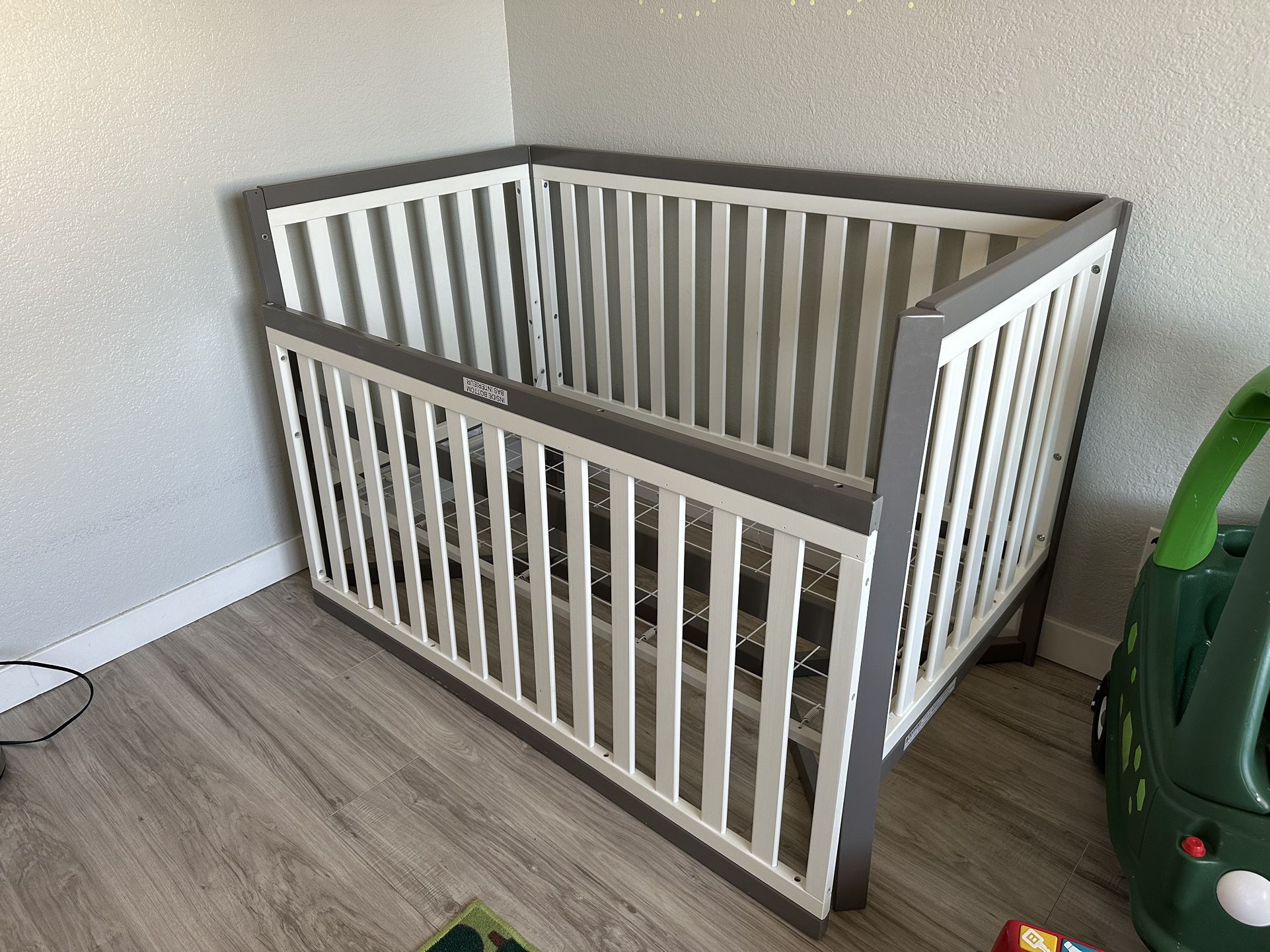 Delta Children Baby Toddler. Tribeca 4-in-1 Convertible Crib, White/Grey