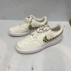 NIKE COURT VISION LOW NEXT NATURE - WOMENS Size 9