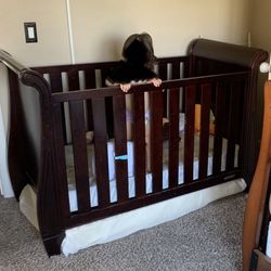 Sleigh Crib 