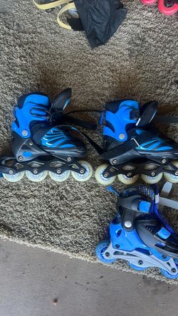 2 pairs boys adjustable rollerblades with pads