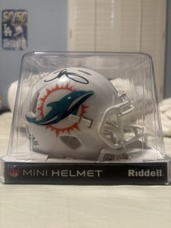 Tyreek Hill Signed Mini Helmet