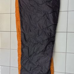 Suisse Sport Mummy Sleeping Bag