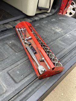 Half inch drive craftsman socket set from 7/16 to 1 1/8