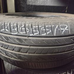 1 Used Tire 235/55/17 Hankook 