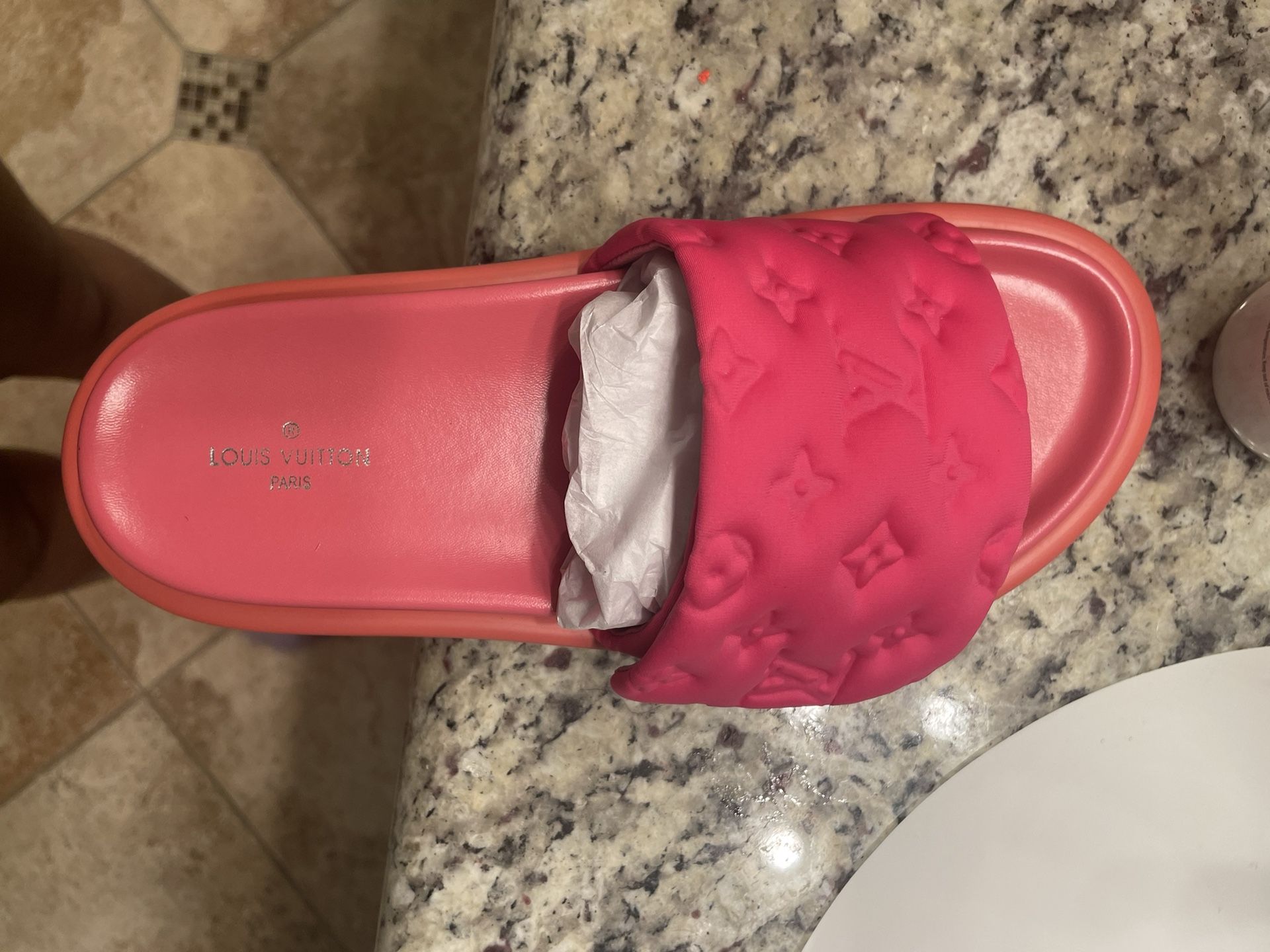 Louis Vuitton Slides for Sale in Caddo Mills, TX - OfferUp