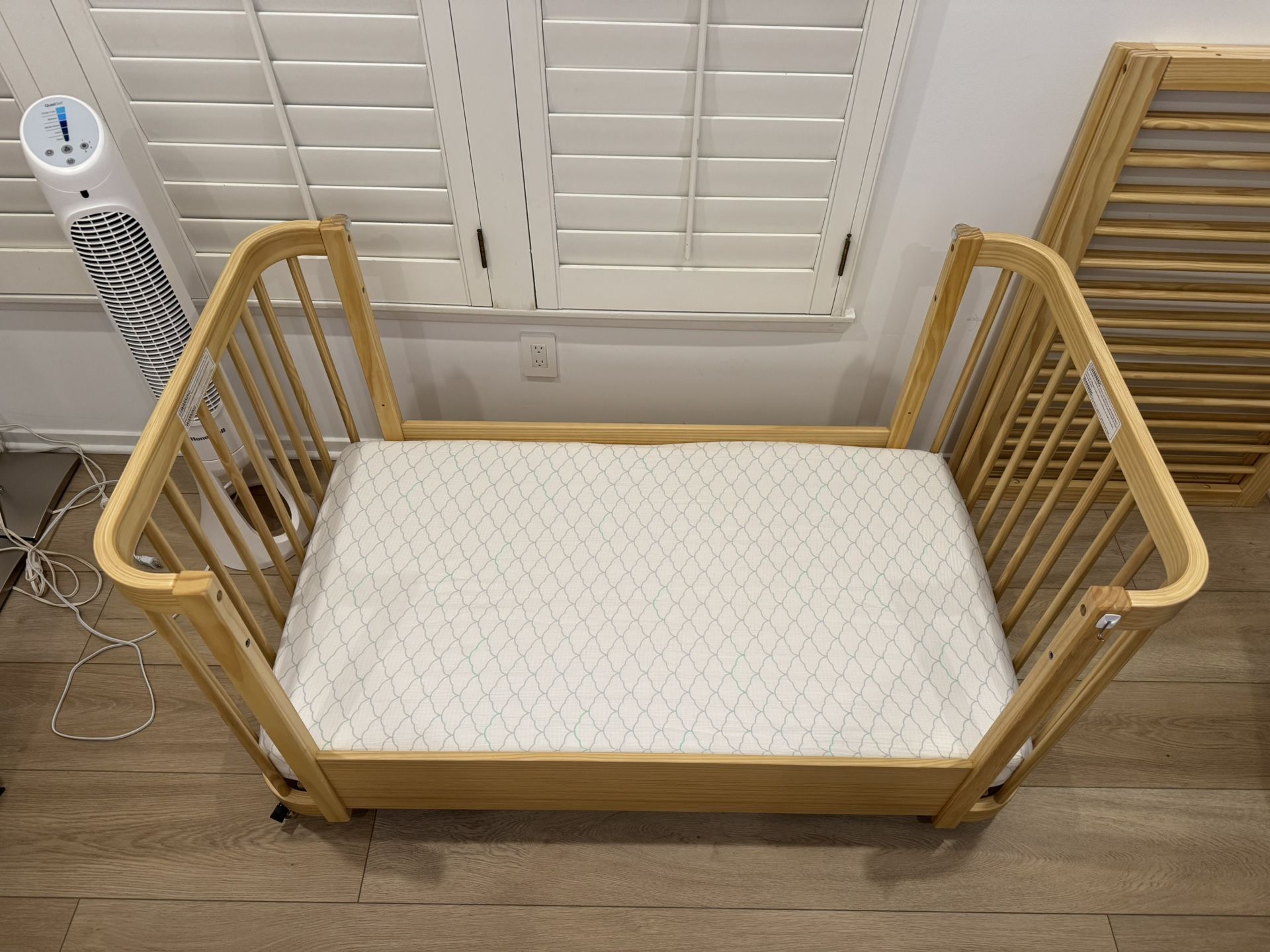 Nestig Wave Crib