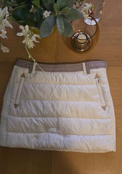 Louis Castel horizontal-quilted down golf skirt