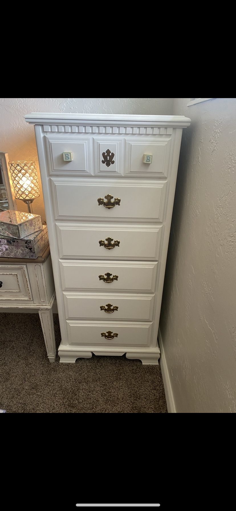Basset White 6 Drawer Narrow Dresser Excellent Condition