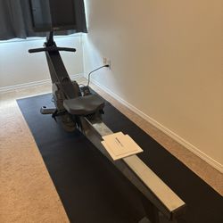 Hydrow Wave (electric row machine)