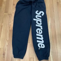 supreme pants size M fits likes small navy blue