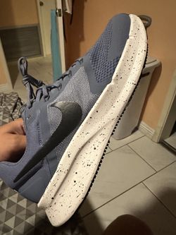 Nike Mens running shoes size 9.5