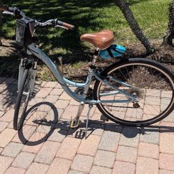 27" 21 Speed Trek Ladies Bicycle.