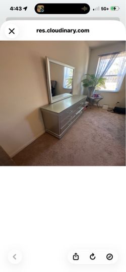 Dresser mirror