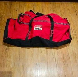 Vintage 80's Marlboro Duffel Bag XL with

Wheels 36" x 16" x 16
