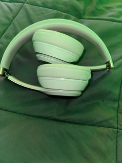 Solo beat 4s white and gold