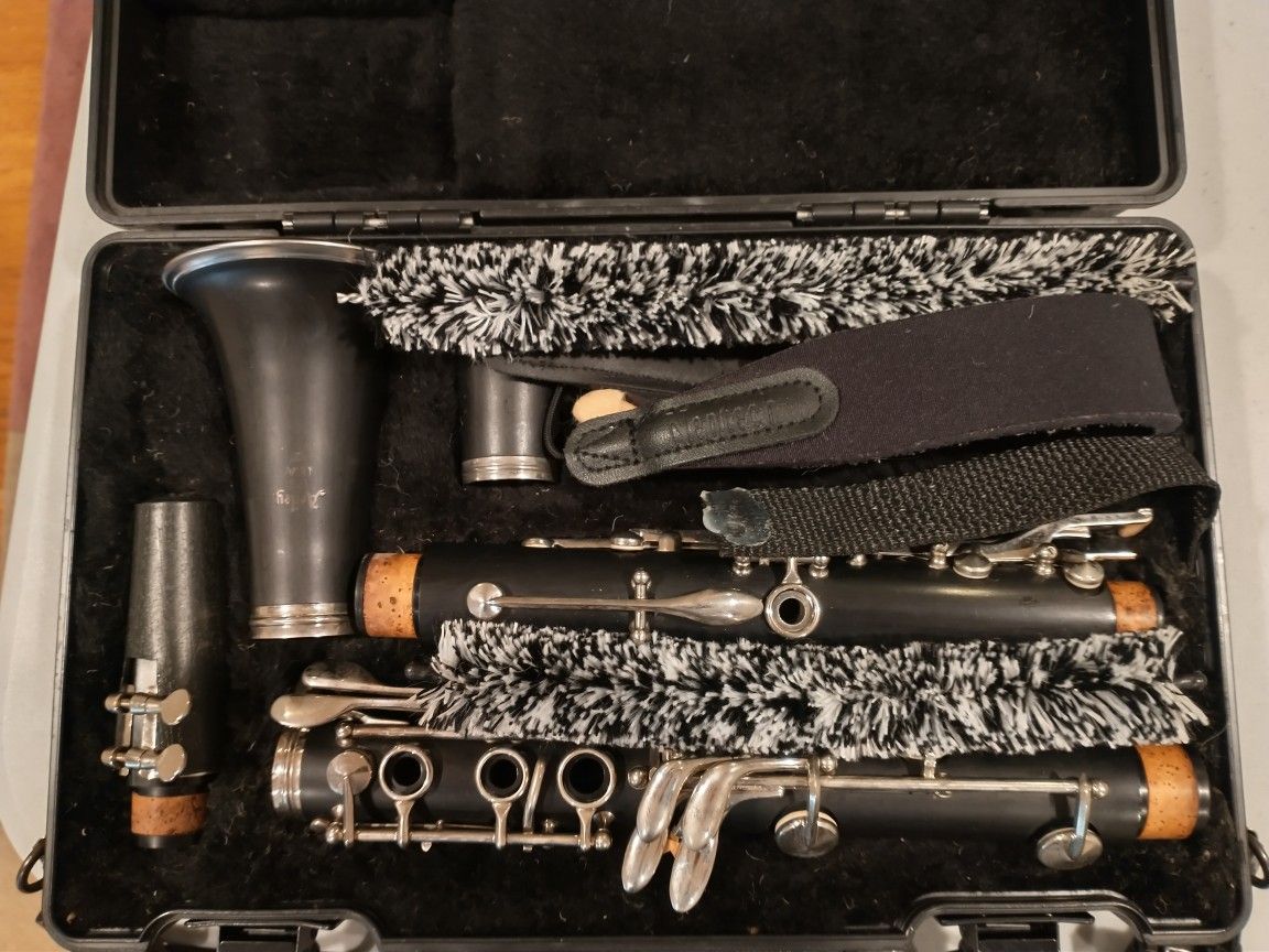 Artley 17S Beginner Clarinet