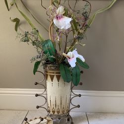 Designer Decorative Vase with Floral arrangements. 
