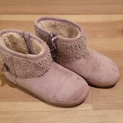 Girls Size 11 Cat & Jack Furry Short Pink Boots