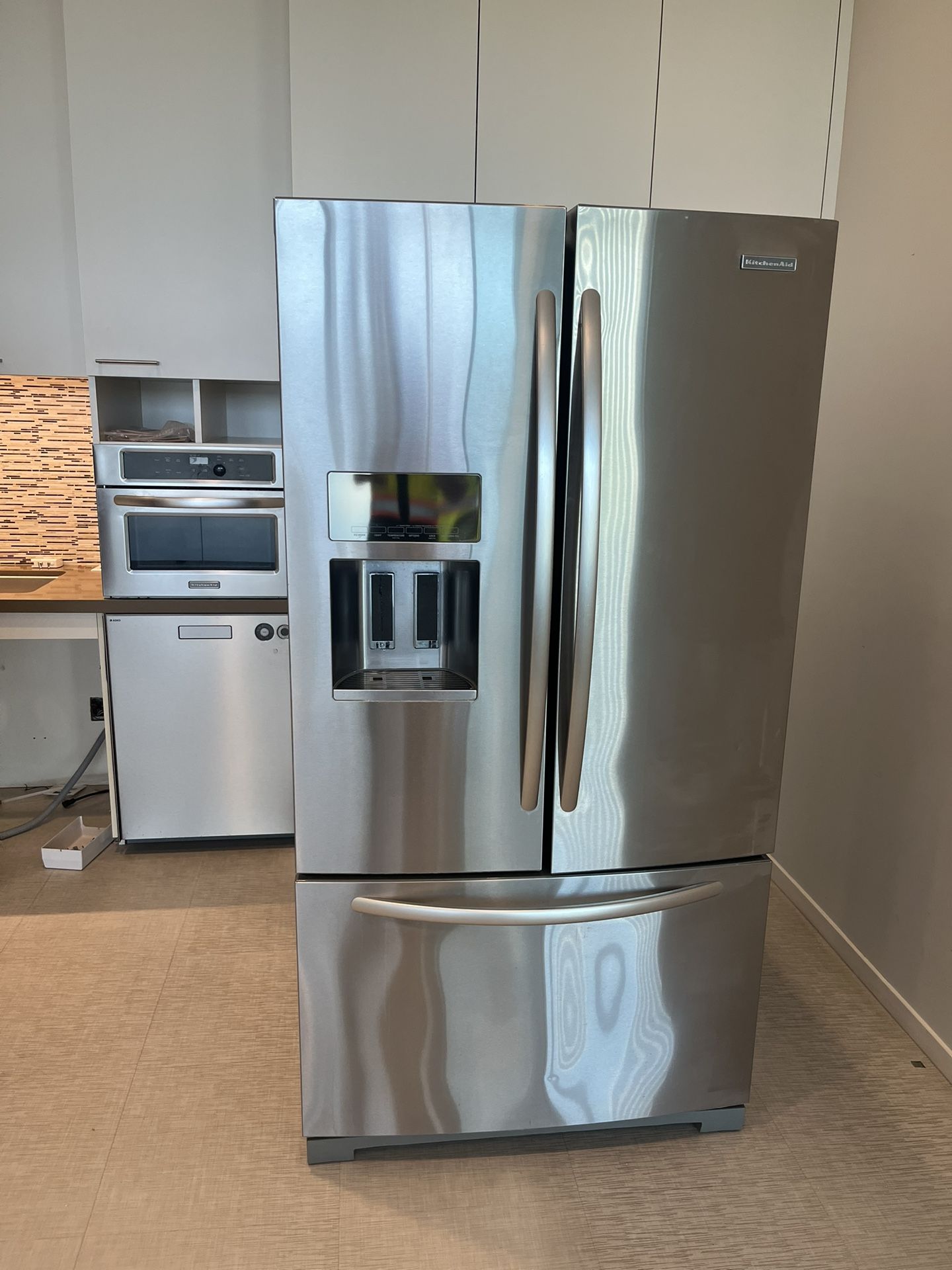 Refrigerador Y Microwave Kitchen Aid