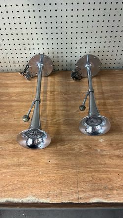 Trumpet horns , Vintage