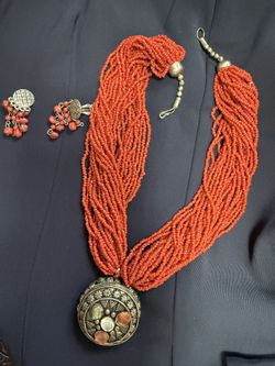 Coral Vintage Necklace And Earring Set 