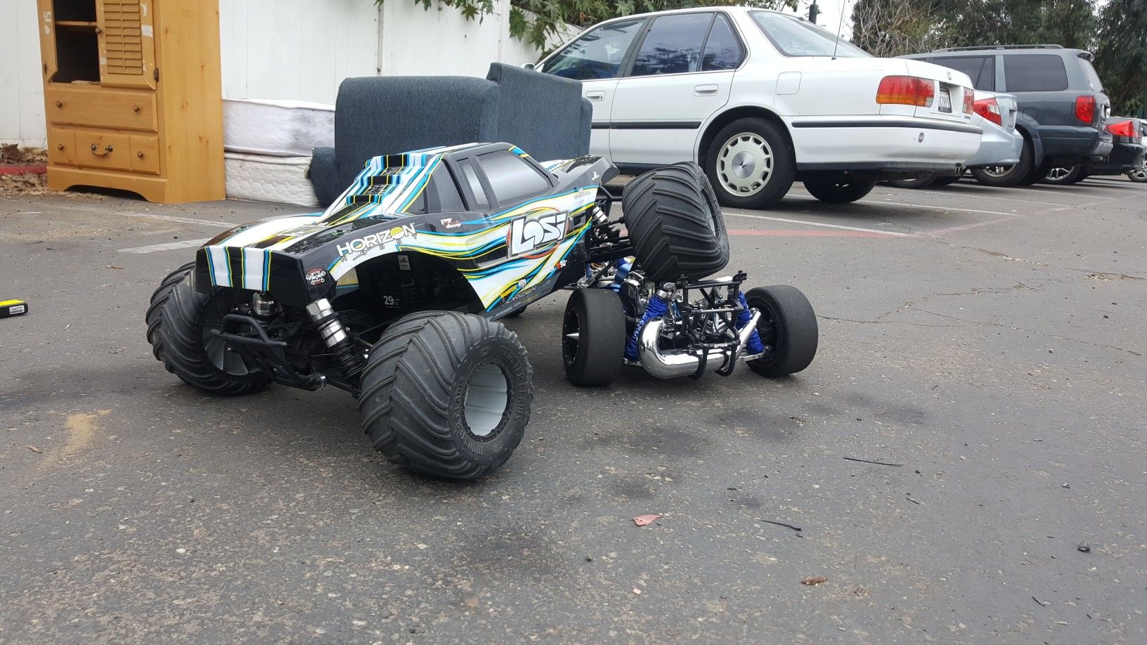 Losi mtxl. Monster truck 1/5 scale and gas powered.