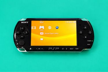 Sony PSP-3000 Black 32GB + Charger