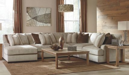 Ashley Arminio Huge 4-Piece Sectional – Excellent Condition