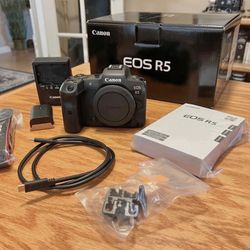 CANON EOS R5 45MP Mirrorless Camera Body+ Extra Battery