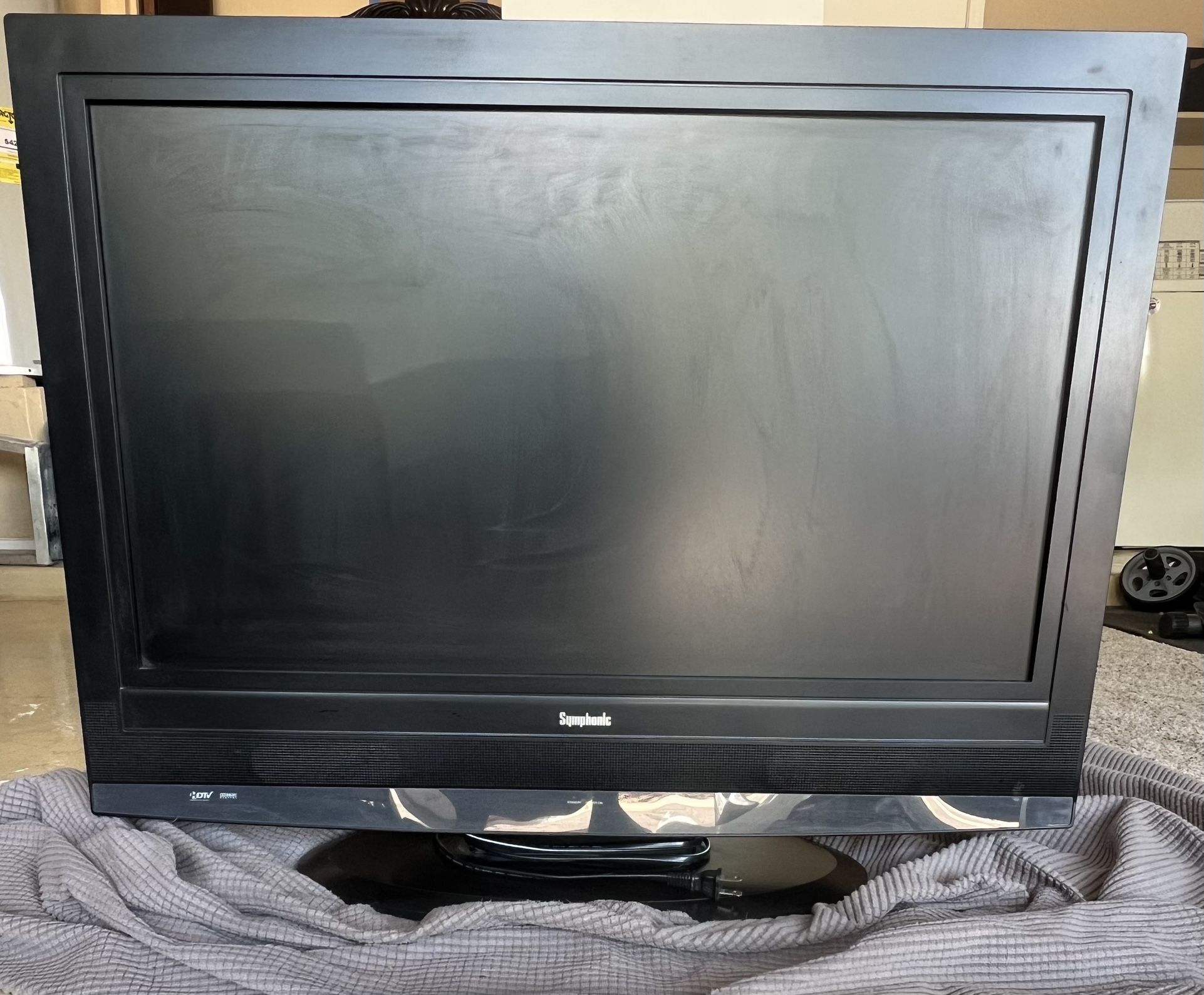 🖥️ 32” Symphonic LCD Color TV - Great Condition! $40 OBO