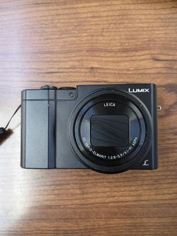 Panasonic Lumix ZS100 DMC-ZS100 digital camera