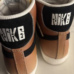 Woman Nike Blazer 