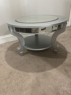 Center Piece Table