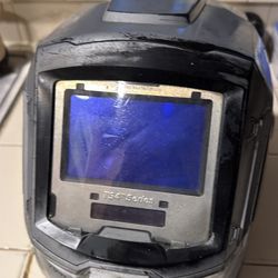 Welding helmet
