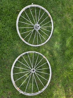 Mavic Ksyzium 700c wheel set with Scram 10 speed