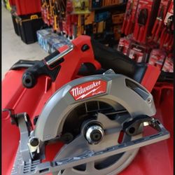 MILWAUKEE M18 FUEL BRUSHLESS CORDLESS 6-1/2 CIRCULAR SAW Tool-Only 