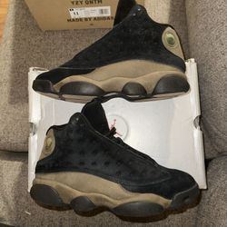 Super Clean! Jordan 13 Olives. Size 9.5
