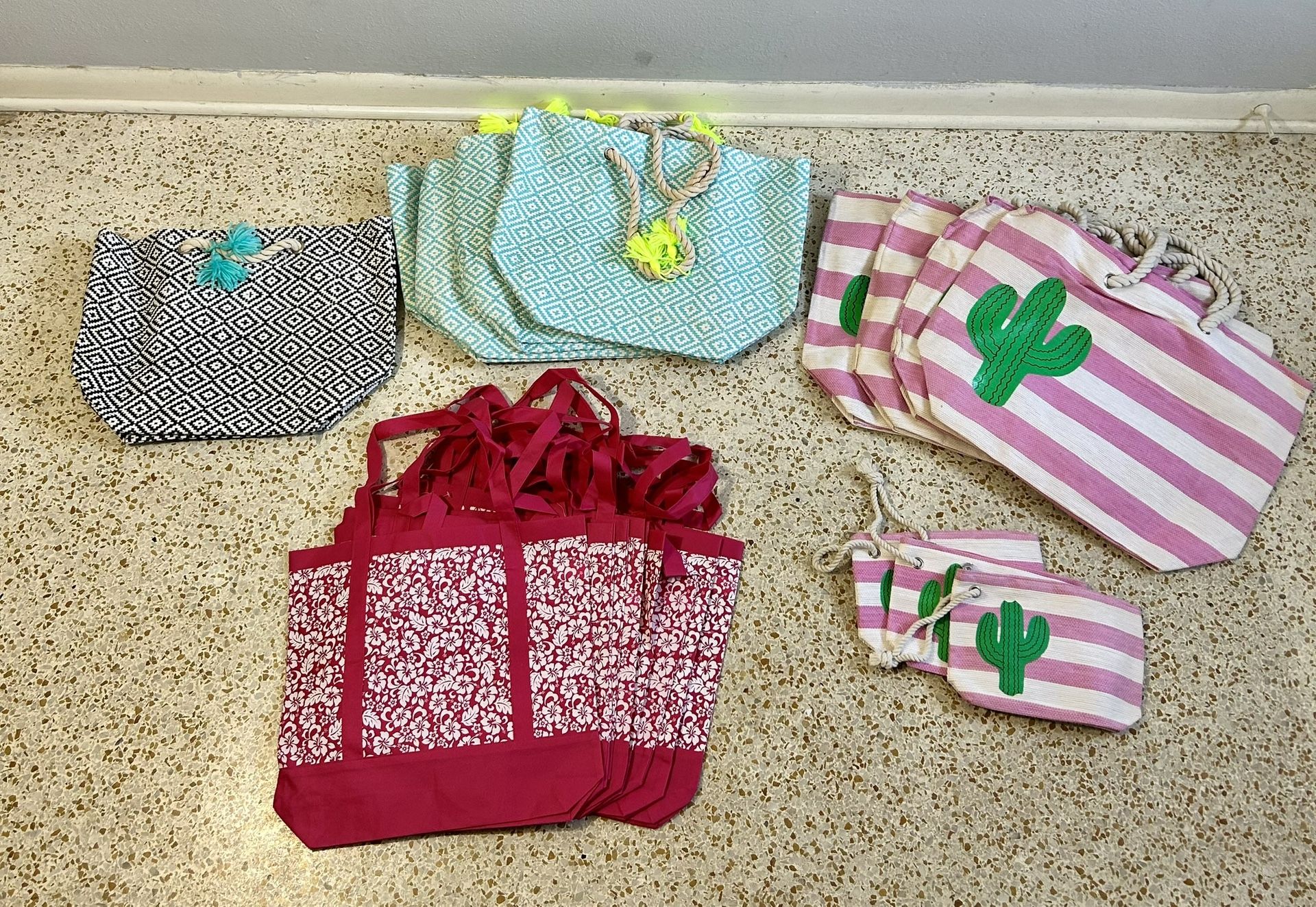 21. Tote/beach bags
