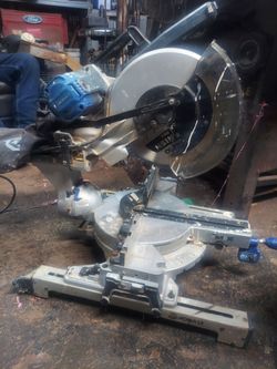 Kobalt Compact Dual Bevel Sliding Compound Corded Miter Saw