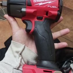 Milwaukee M18 1/2 Impact Gun