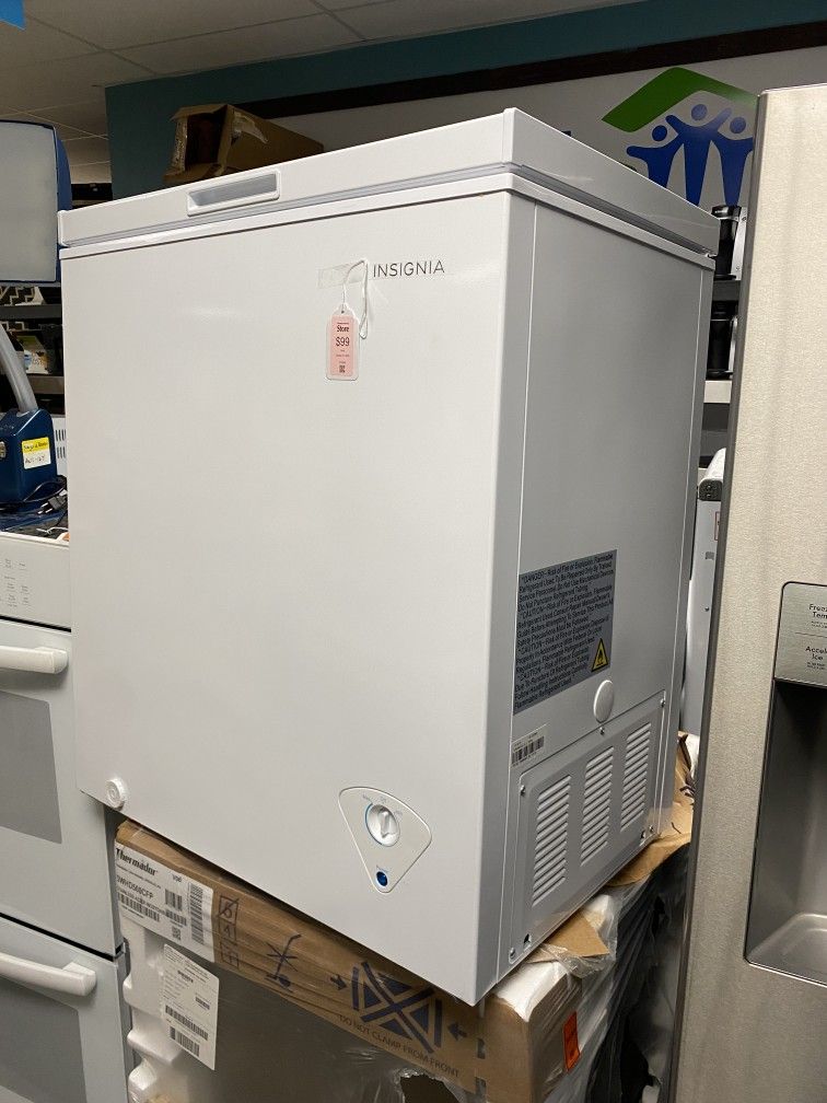 INSIGNIA Chest Freezer NSCZ50WH6 for Sale in Bellevue, WA OfferUp