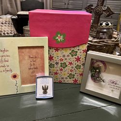 Forget HALLMARK! Sentiment Card Organizer With Over 50 Cards (Most Wrapped In Cellophane) & 3 Additional Gifts 🎁 