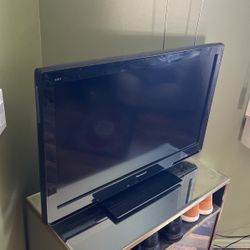 Flatscreen TV Make Offer