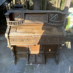 Vintage Pump Organ 