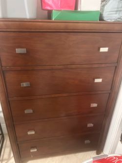 Dresser